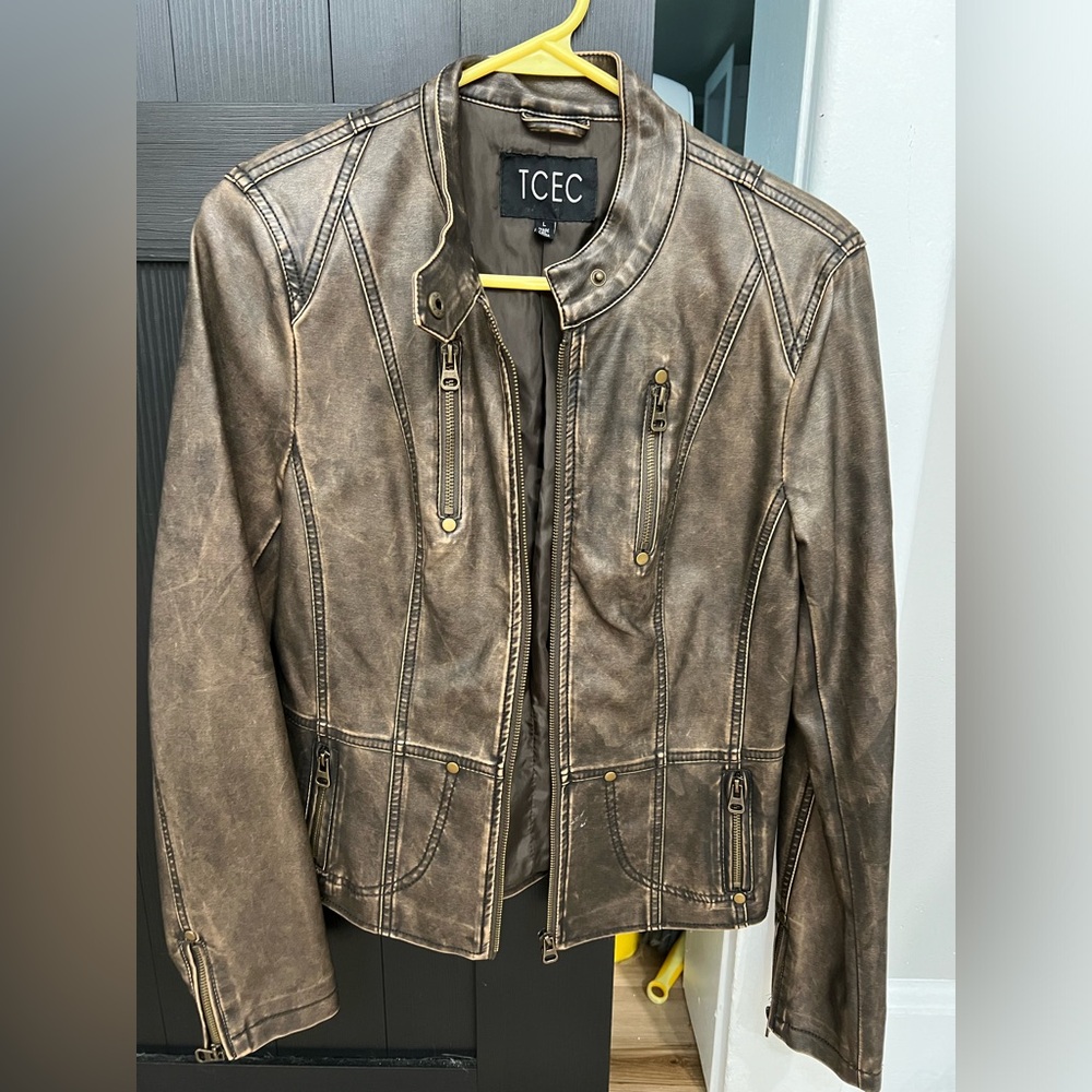 Women’s brown leather jacket size large